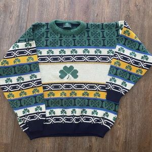 Stylish Clover Patterned Crew Neck Sweater